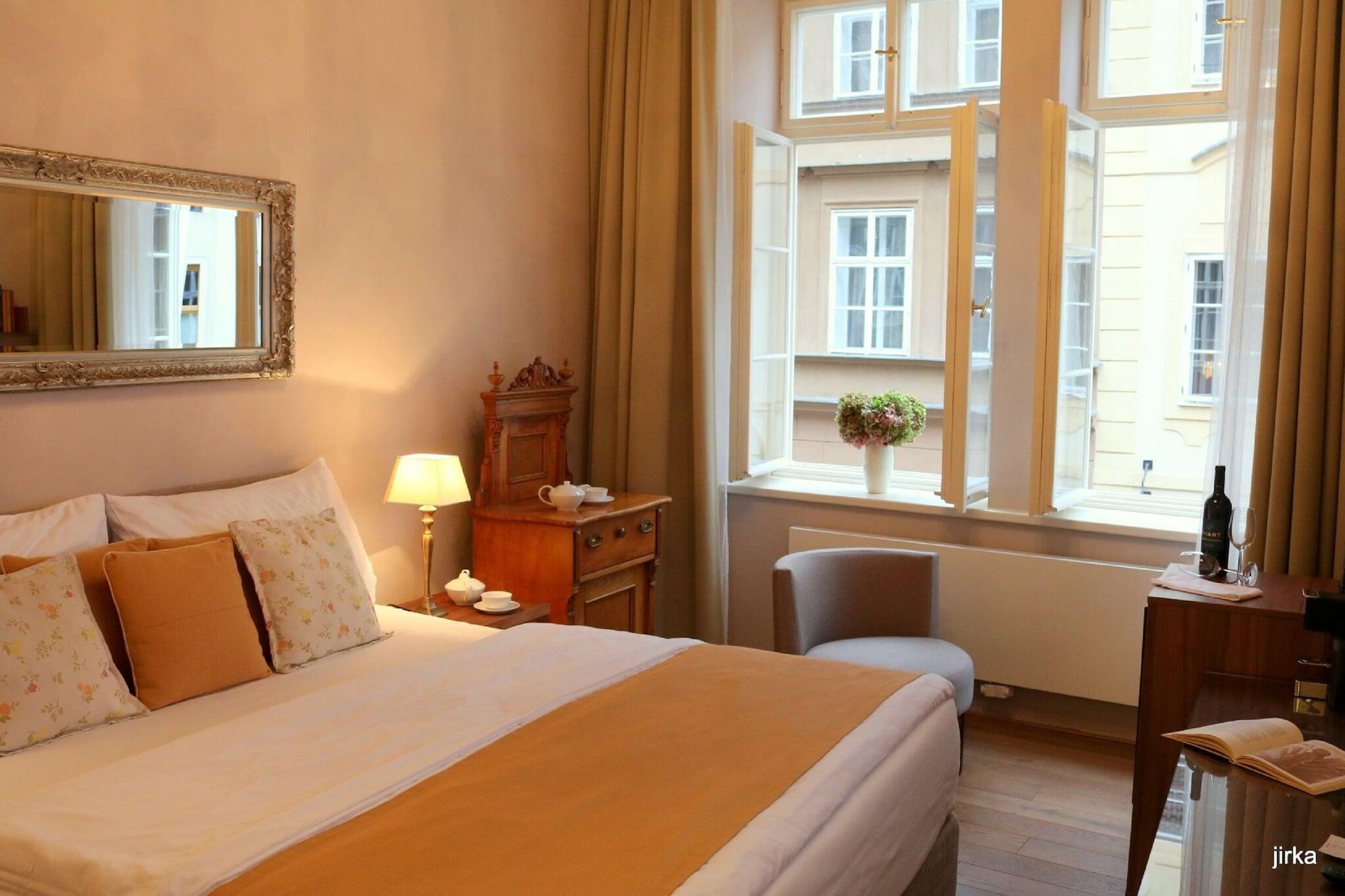 Hotel Golden Key Prague Castle מראה חיצוני תמונה