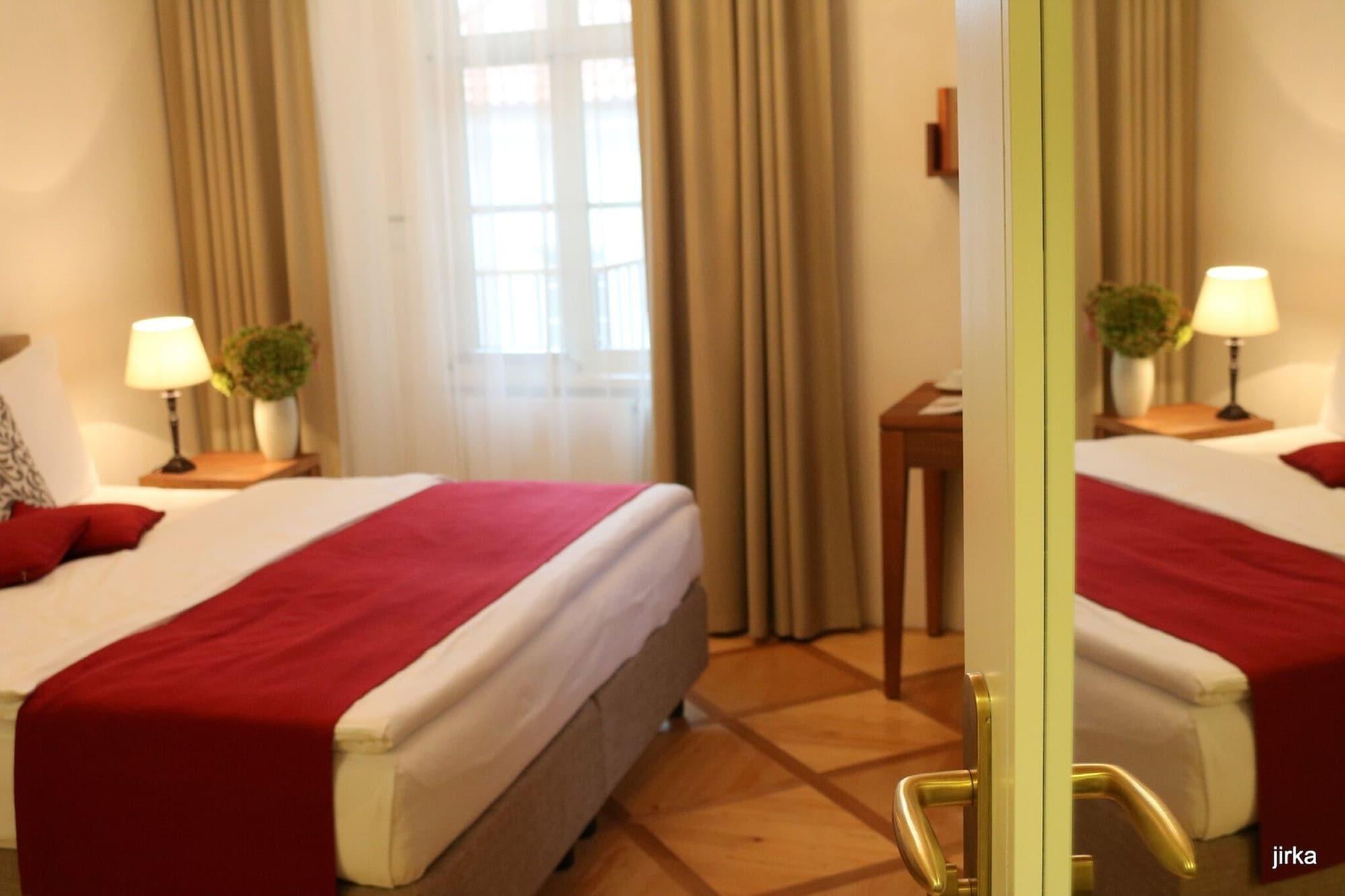 Hotel Golden Key Prague Castle מראה חיצוני תמונה